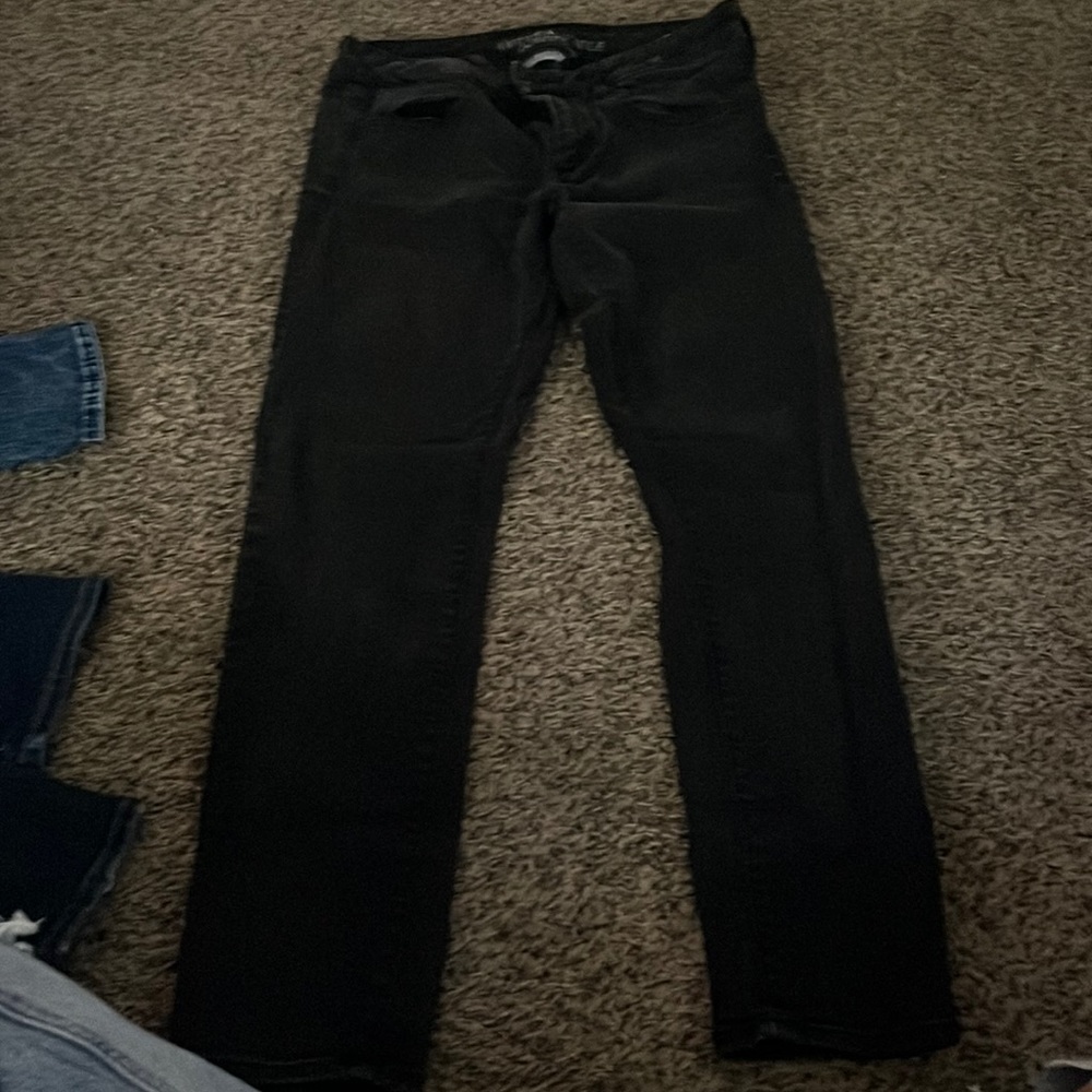 Black American Eagle skinny jeans